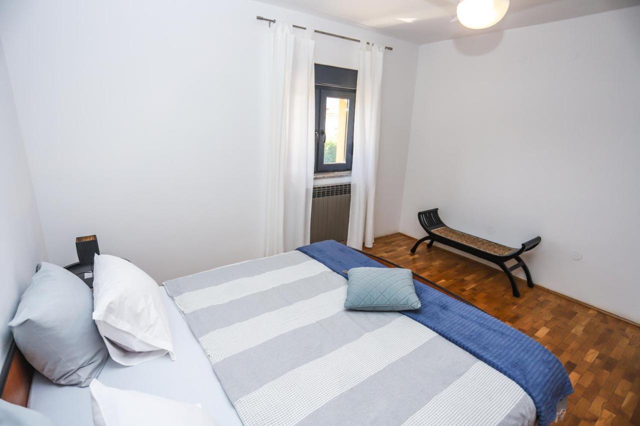 Apartments Villa Irena Пореч Экстерьер фото