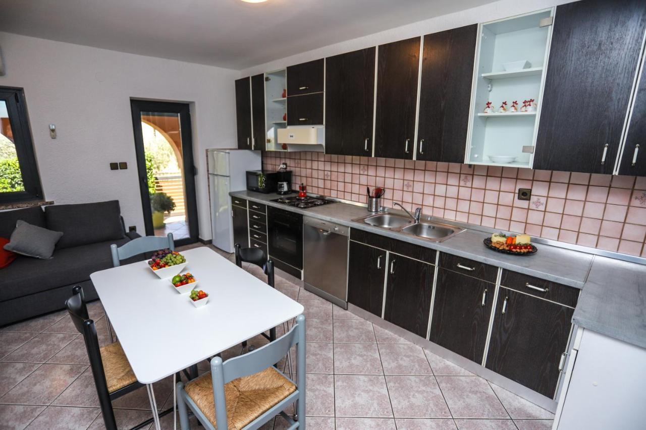 Apartments Villa Irena Пореч Экстерьер фото